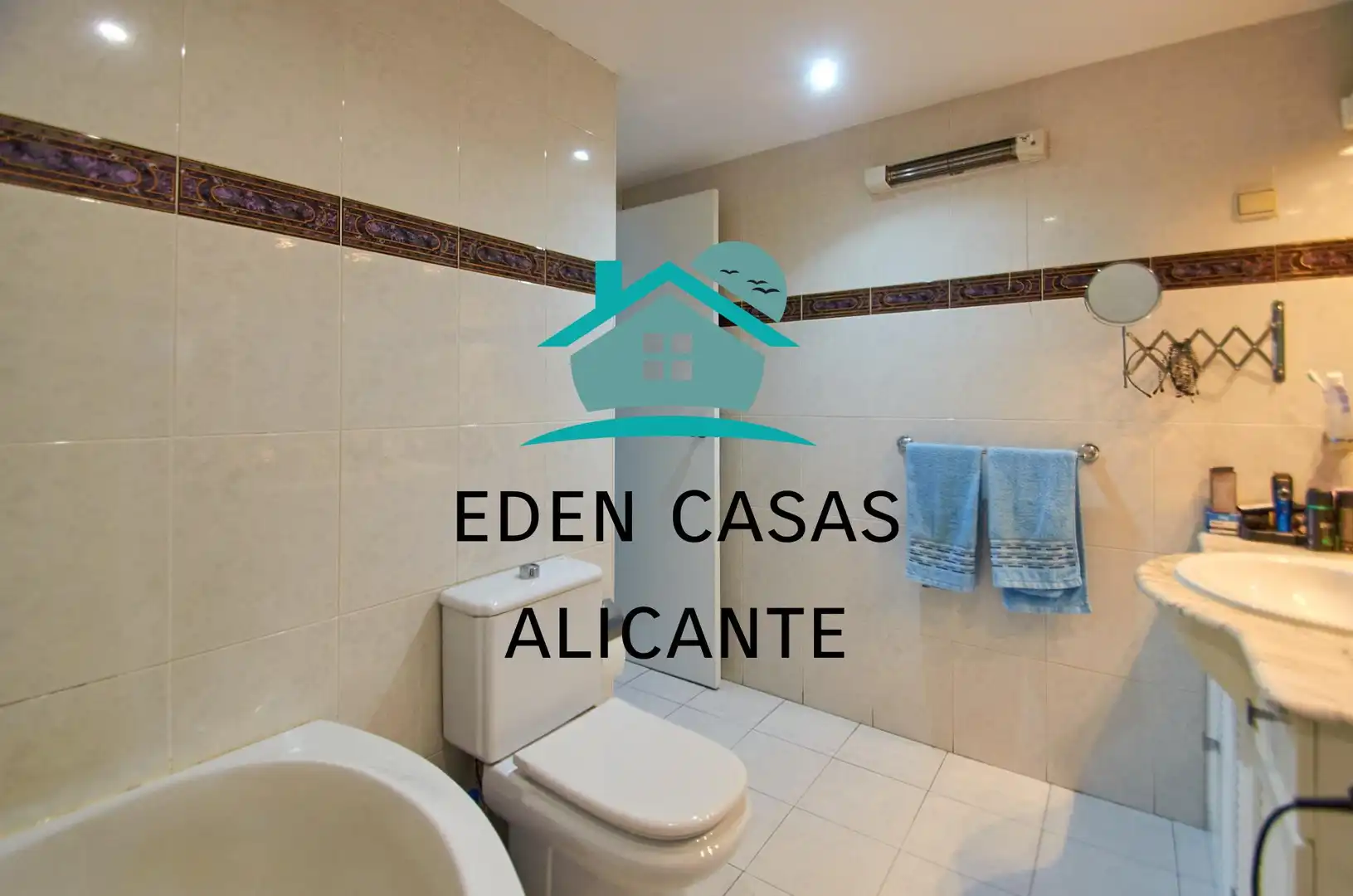 Badezimmer von Wohnungen zum Verkauf in Alicante / Alacant mit Klimaanlage, Heizung und Privatgarten