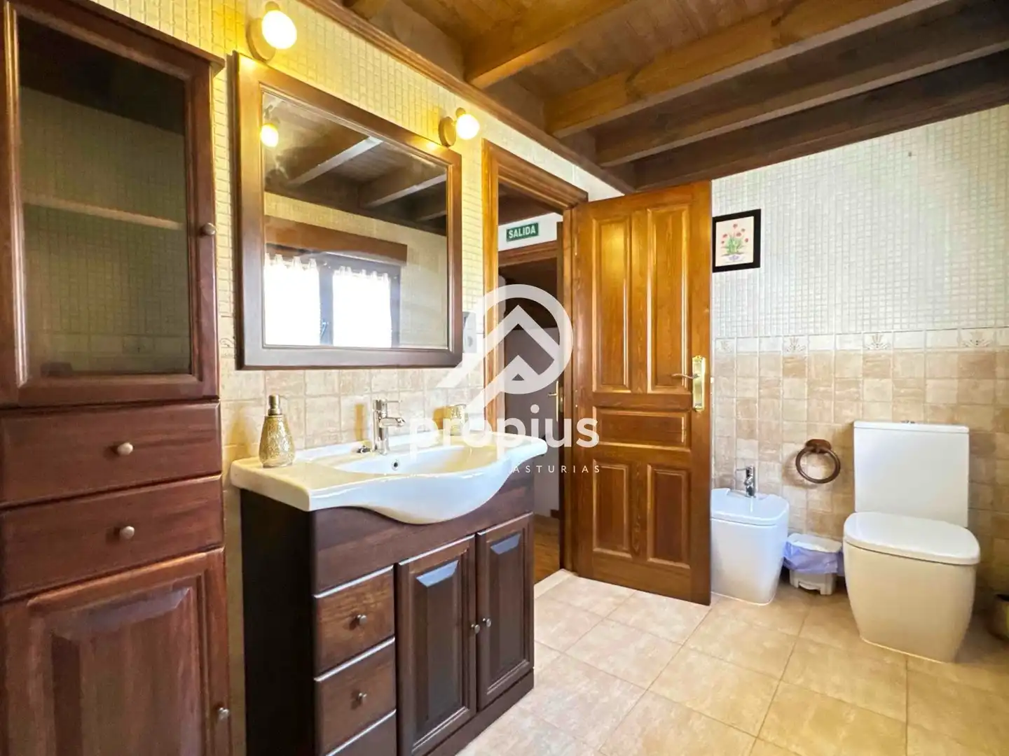 Baño de Casa o chalet en venta en Parres con Calefacción, Jardín privado y Parquet