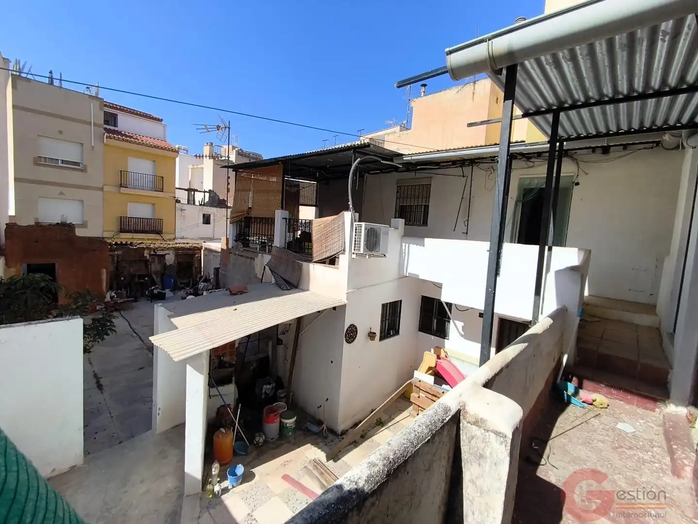 Vista exterior de Casa o xalet en venda en Motril amb Terrassa