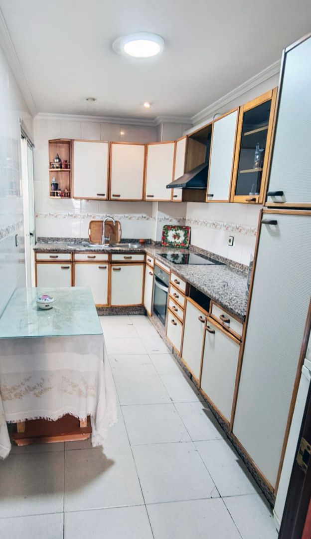 Kitchen of Flat for sale in  Sevilla Capital