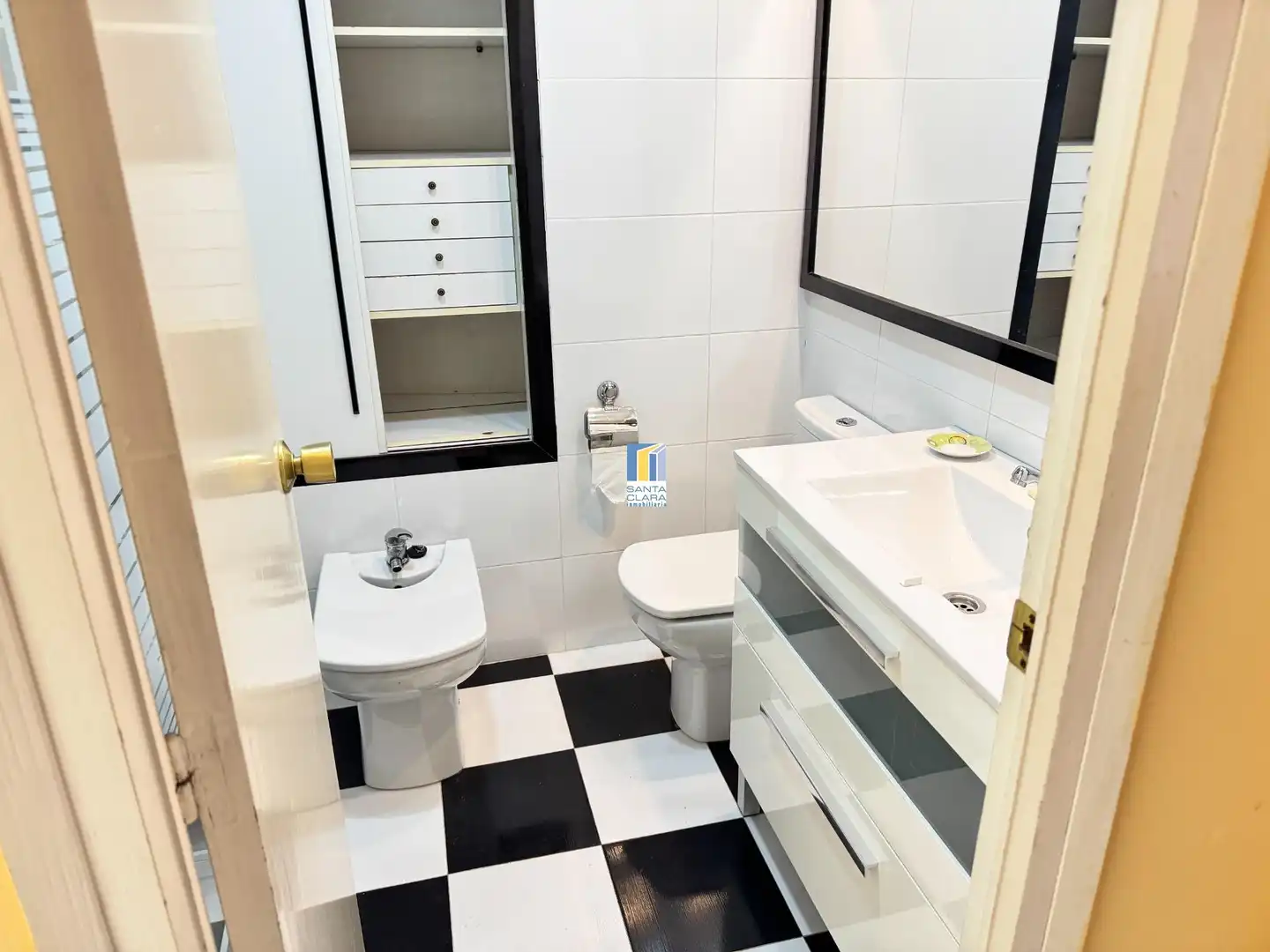 Baño de Piso en venta en Zamora Capital  con Calefacción y Balcón