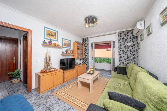 Piso en Venta en Calle Abogados de Atocha en El Palmeral - San Antón