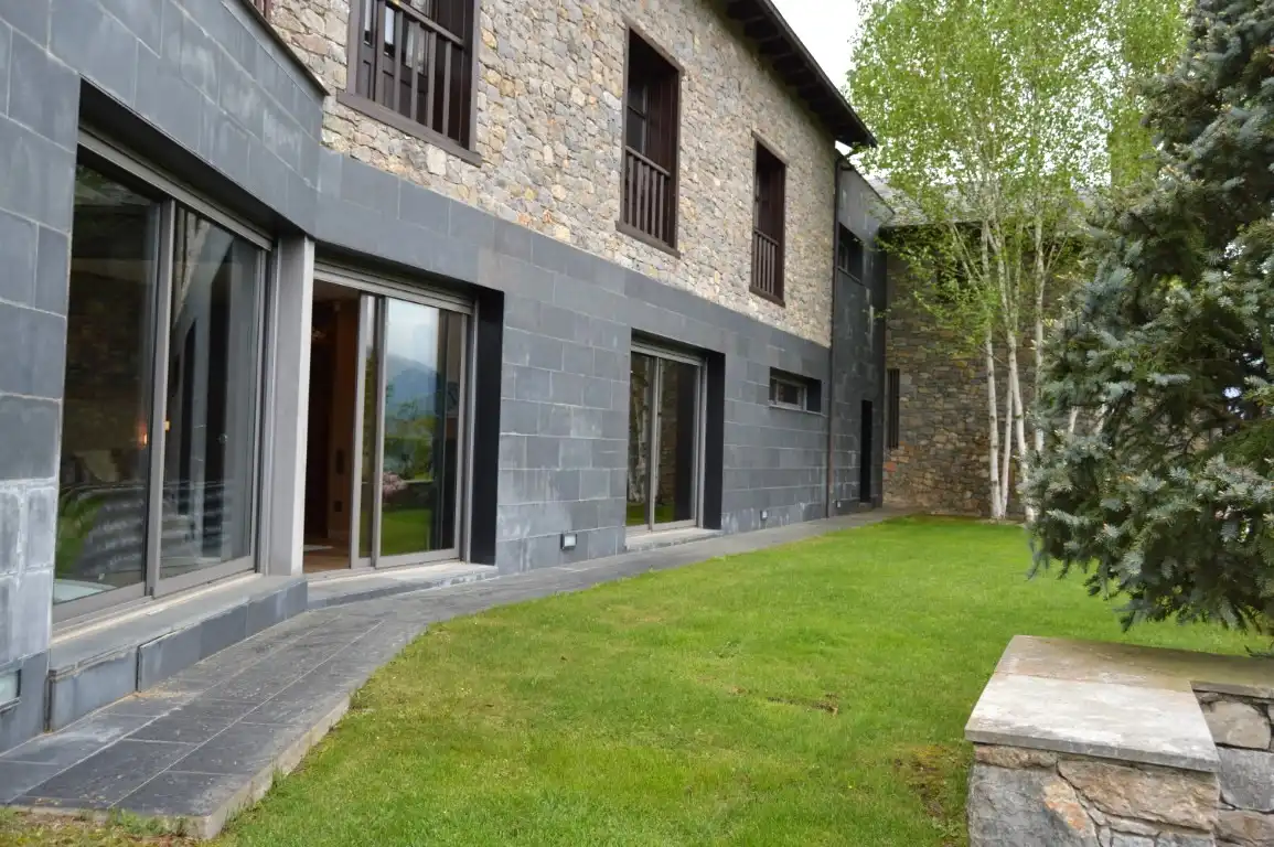 Vista exterior de Casa o chalet de alquiler en Prullans con Jardín privado, Parquet y Terraza