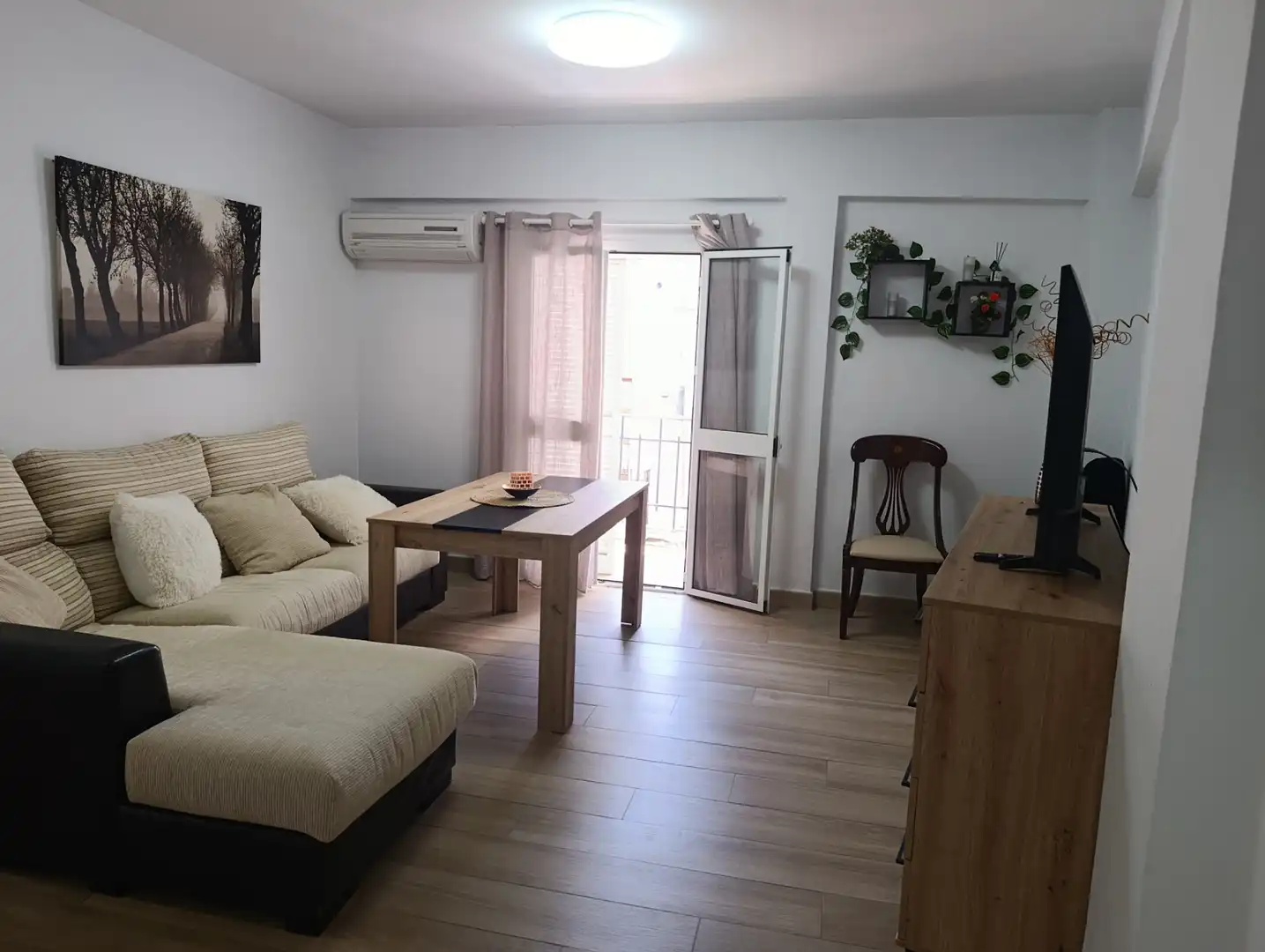 Sala de estar de Piso de alquiler en Dos Hermanas con Aire acondicionado, Trastero y Amueblado