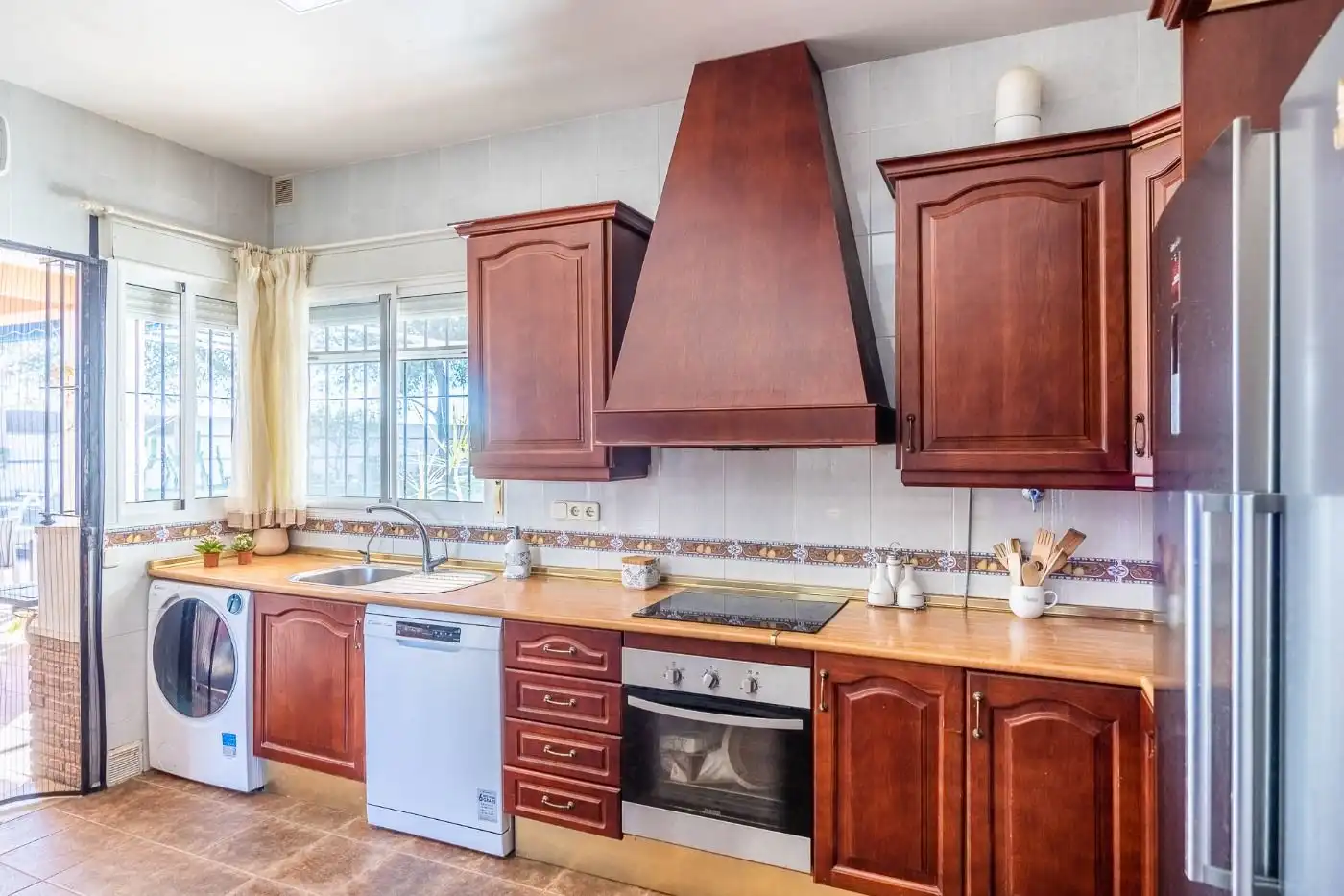 Cocina de Casa o chalet en venta en Carmona con Aire acondicionado, Jardín privado y Trastero