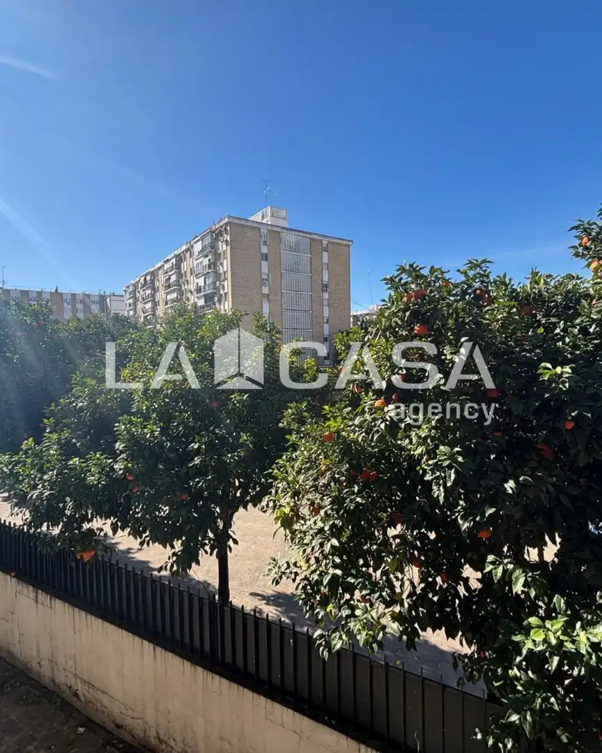 Exterior view of Flat for sale in  Sevilla Capital  with Terrace