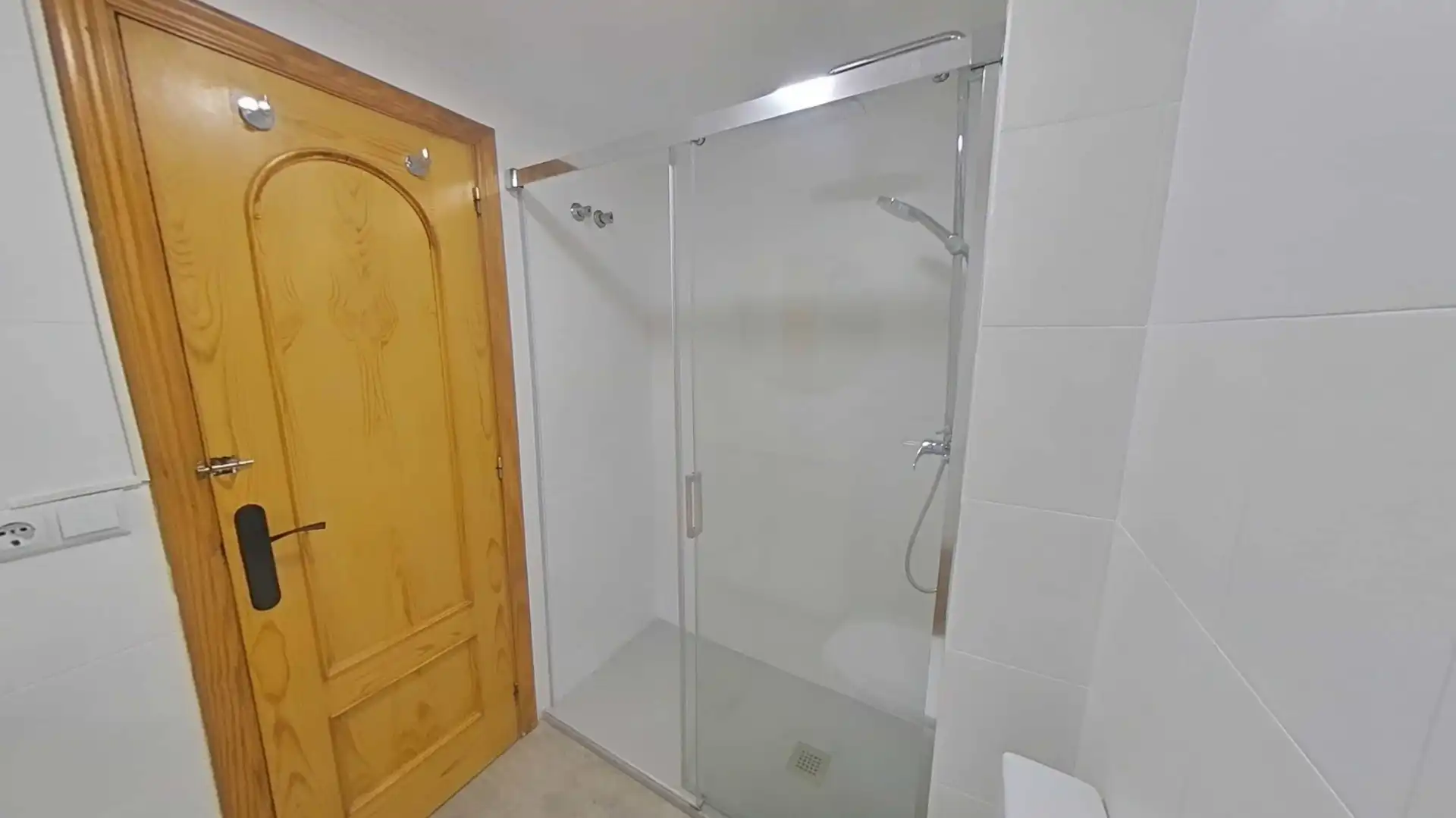 Bany de Apartament en venda en Torrevieja amb Aire condicionat, Calefacció i Terrassa