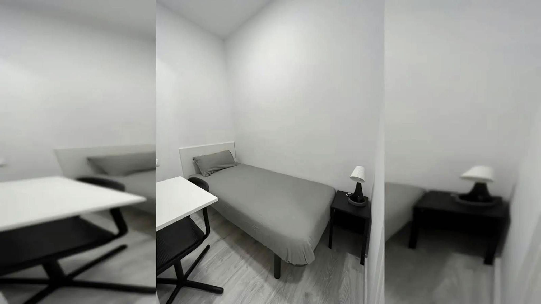 Bedroom of Flat to share in  Barcelona Capital  with Furnished and Washing machine