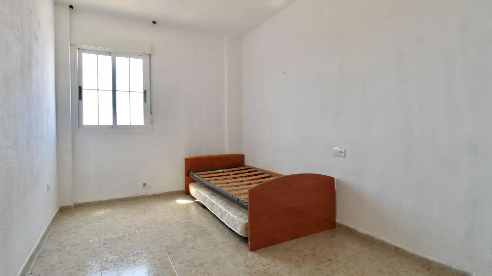 Dormitori de Casa adosada en venda en Roquetas de Mar amb Terrassa i Piscina comunitària
