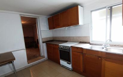 Cuina de Casa o xalet en venda en Elda amb Terrassa, Traster i Moblat