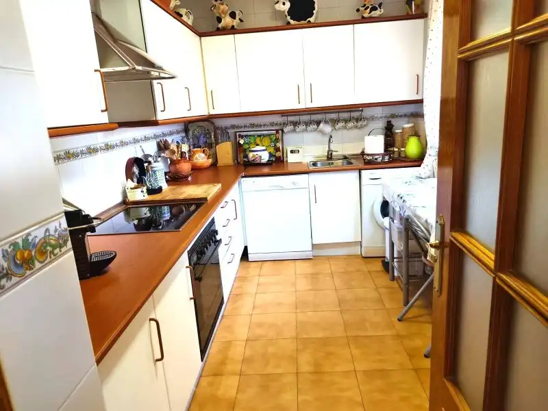Kitchen of Houses for sale in Miraflores de la Sierra  with Air Conditioner, Heating and Terrace