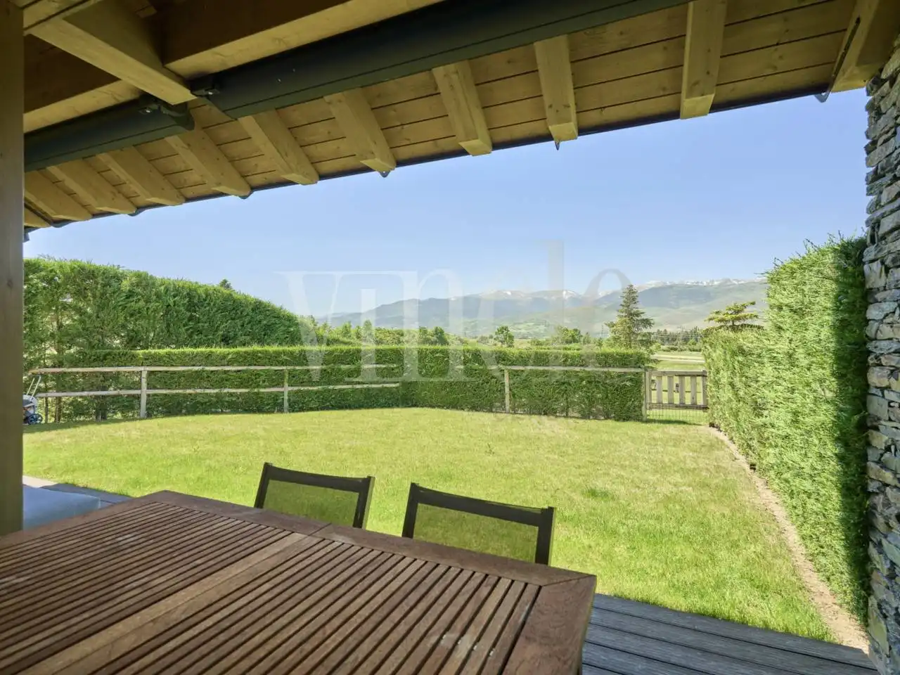 Terrassa de Casa adosada en venda en Alp amb Calefacció, Jardí privat i Parquet