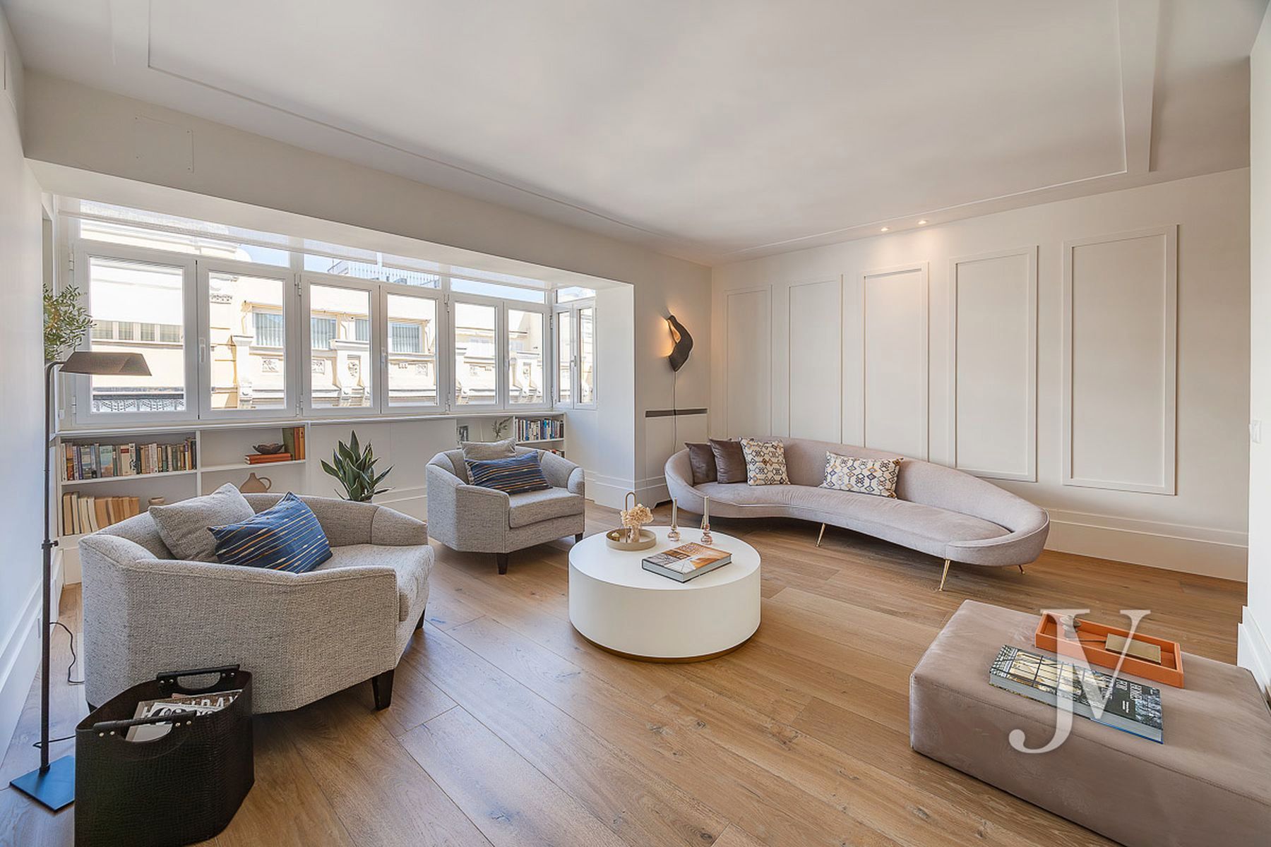 Living room of Flat for sale in  Madrid Capital  with Air Conditioner, Heating and Furnished