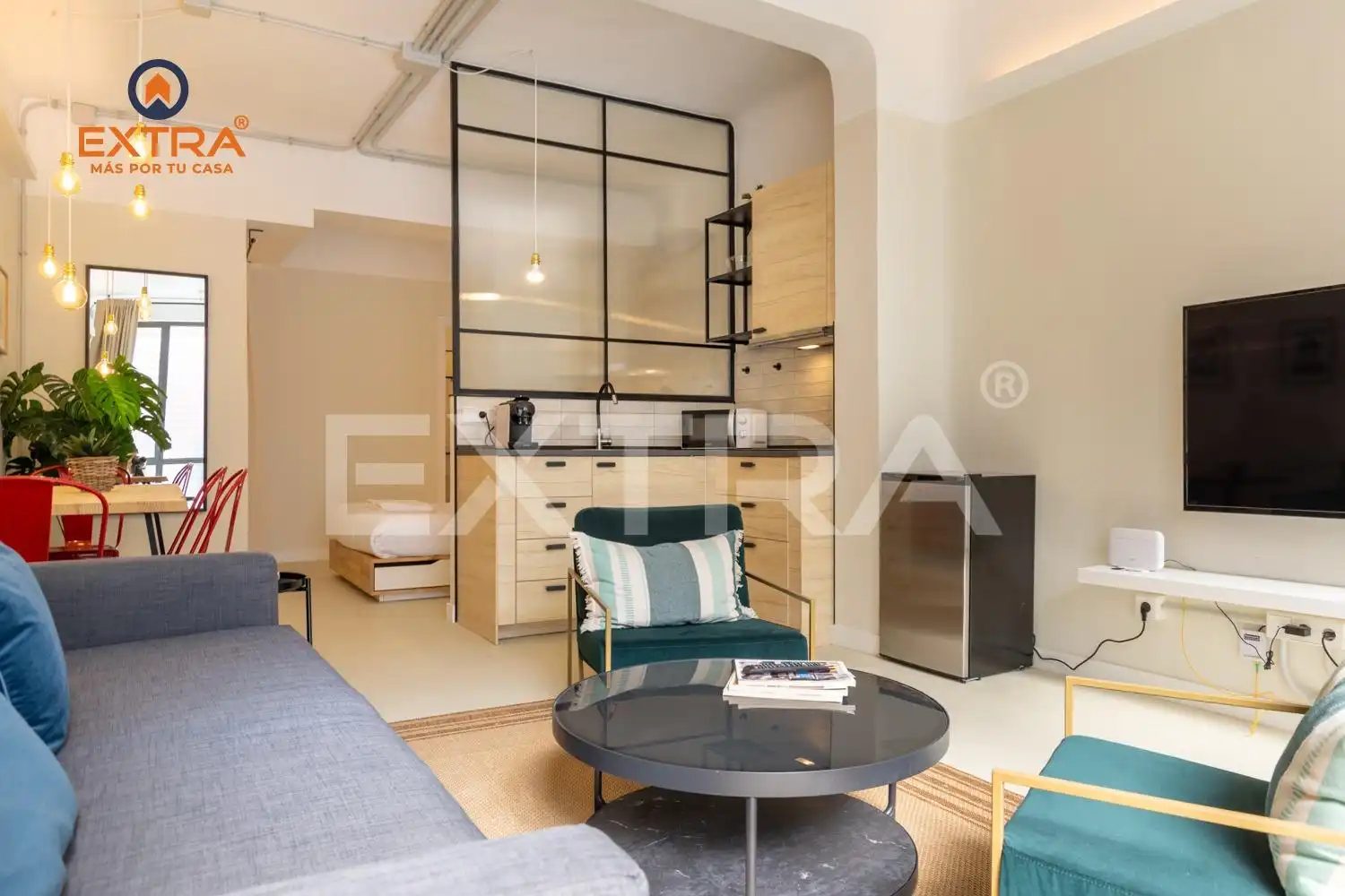 Living room of Flat for sale in Madrid  with Furnished