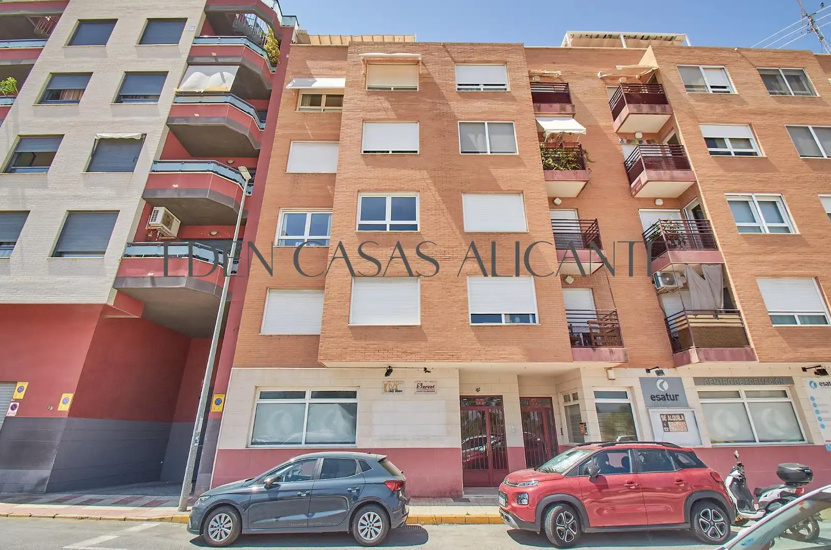 Vista exterior de Piso en venta en El Campello con Aire acondicionado, Calefacción y Trastero