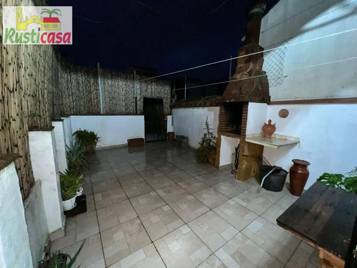 Jardí de Casa o xalet en venda en Baños de la Encina amb Terrassa i Balcó
