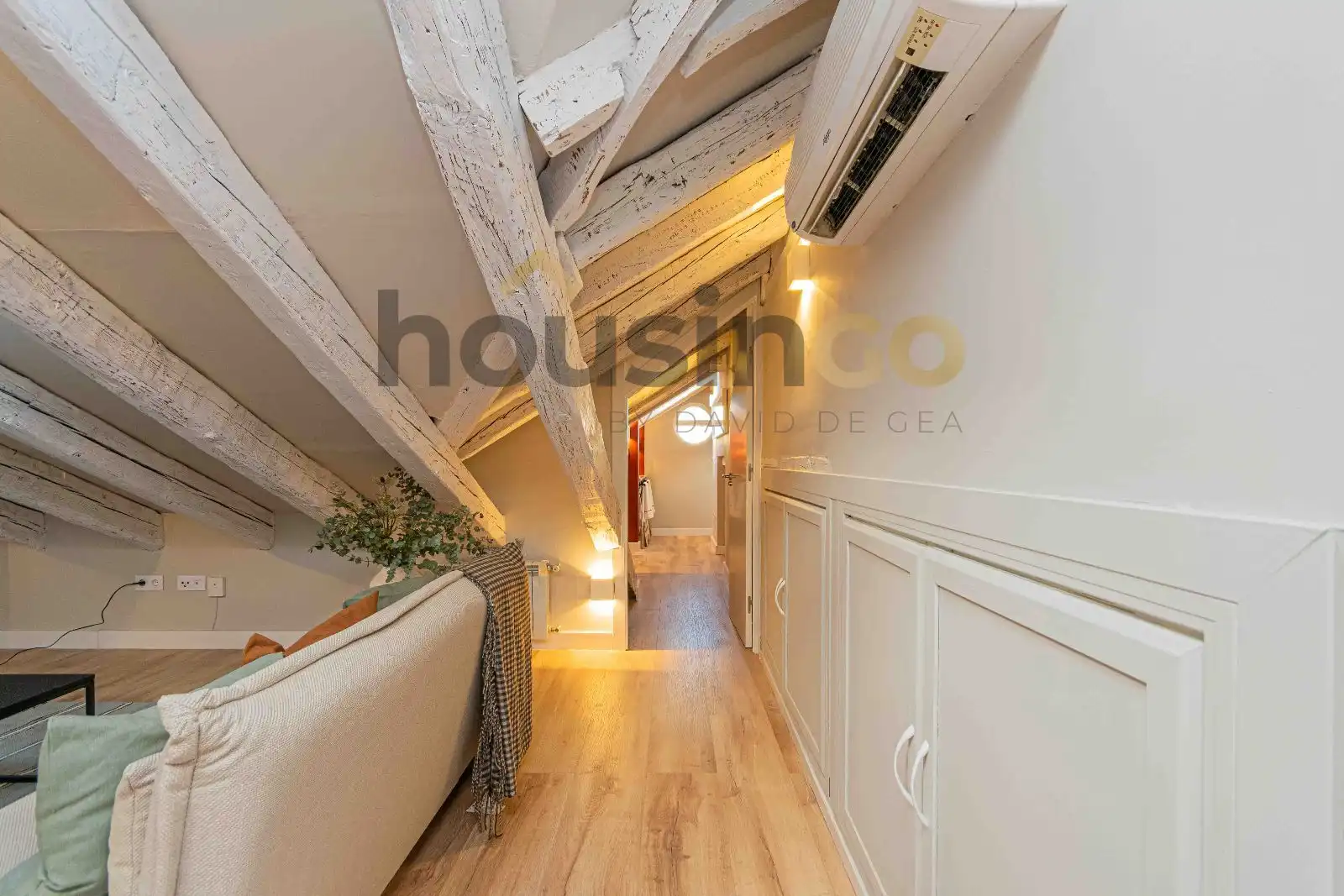 Attic for rent in Madrid  with Air Conditioner, Heating and Parquet flooring