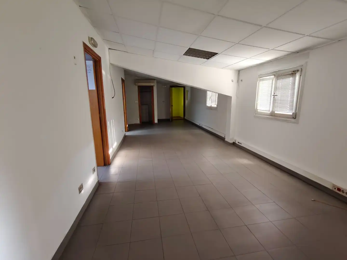 Industrial buildings for rent in Lemoa