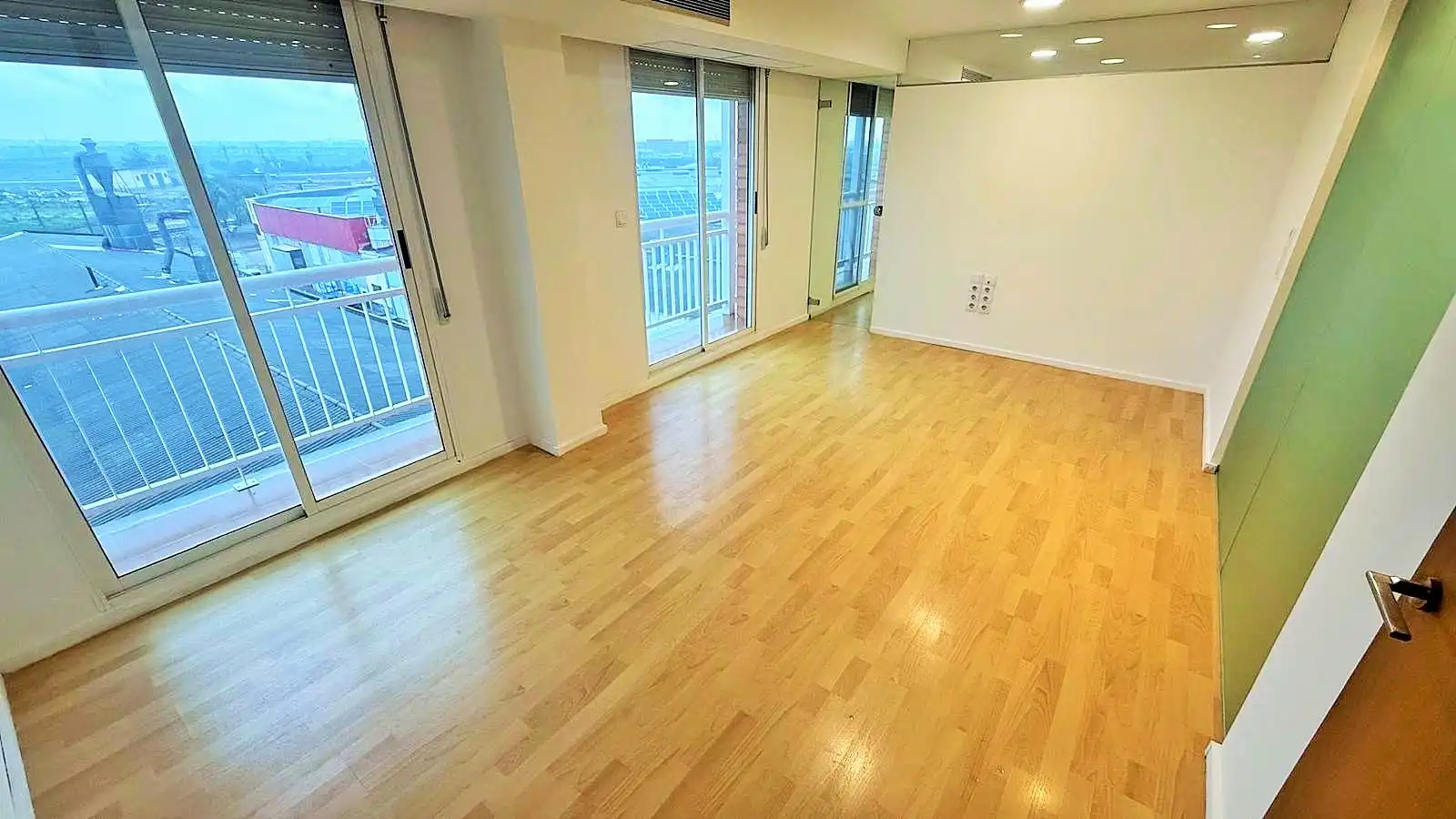 Appartamento con terrazza in affitto a Calle Maximiliano Thous, imagen 11