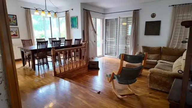 Chalet con piscina en venta en Torrelles de Llobregat, imagen 3