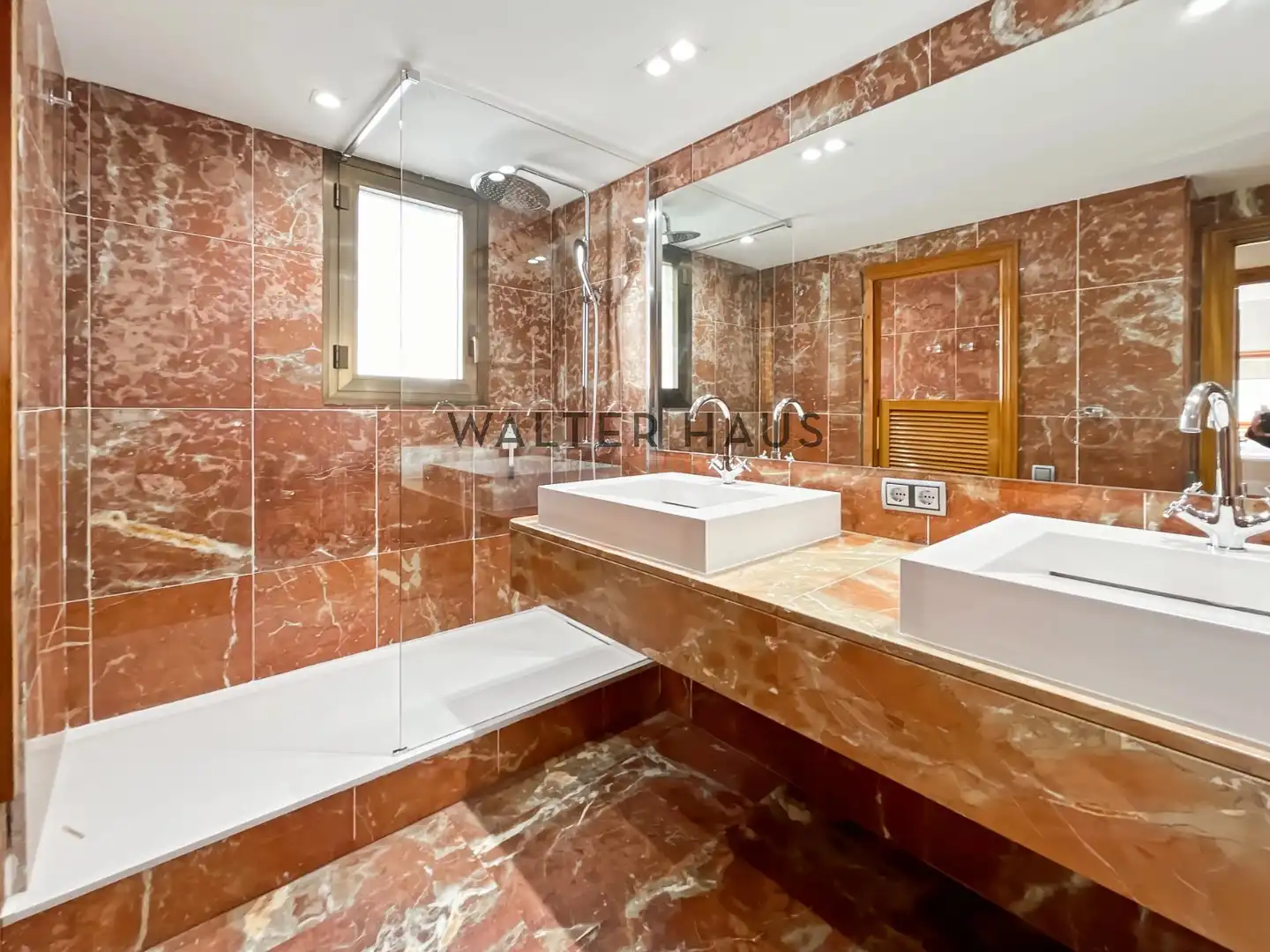 Houses for rent in Carrer d'Àngel Guimerà, L'Eixample