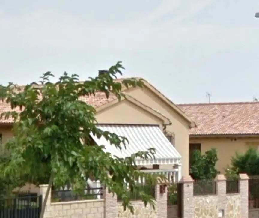 Casa en venda a Layos