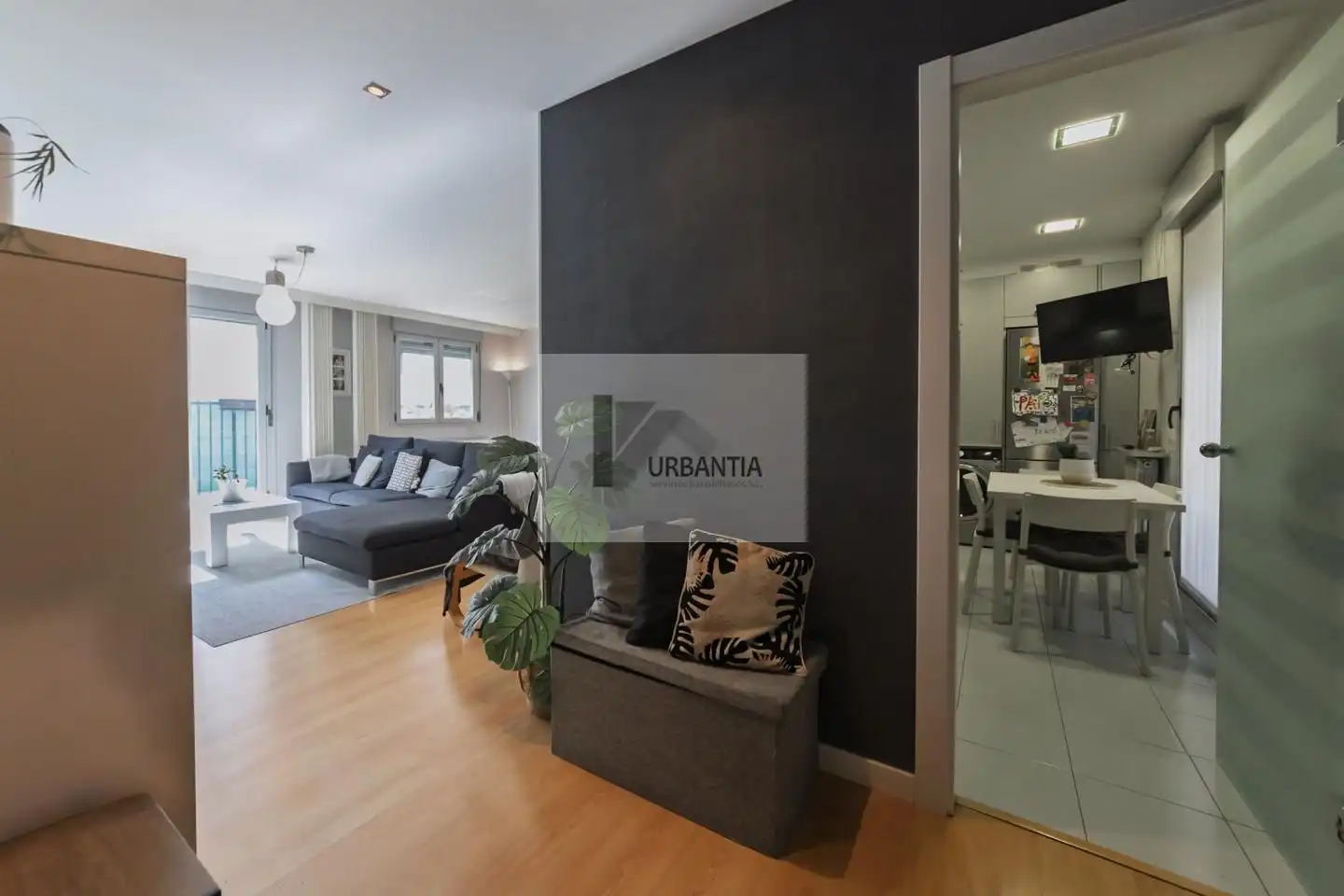 Sala d'estar de Planta baixa en venda en Orkoien amb Calefacció, Parquet i Terrassa