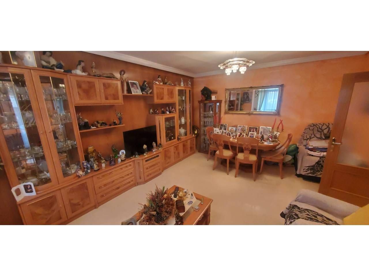 Sala d'estar de Casa adosada en venda en Santa Olalla amb Calefacció, Jardí privat i Terrassa