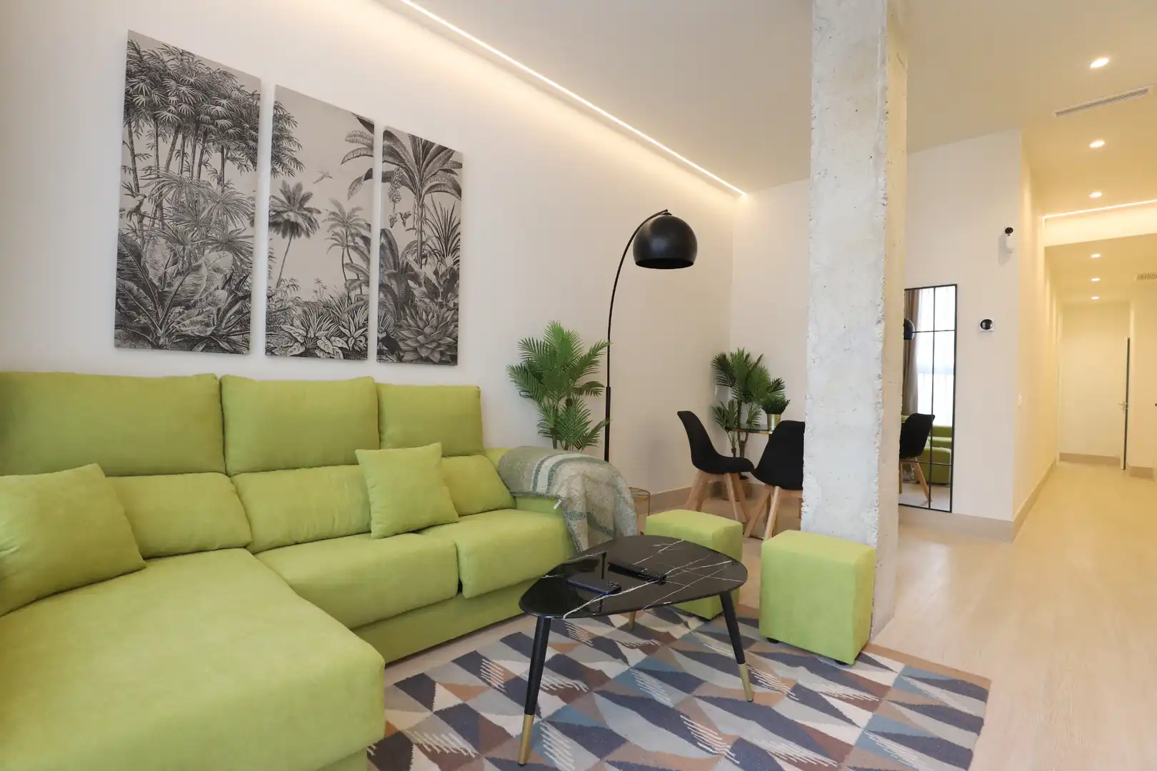 Wohnzimmer von Gebäude zum Verkauf in Madrid mit Alarm