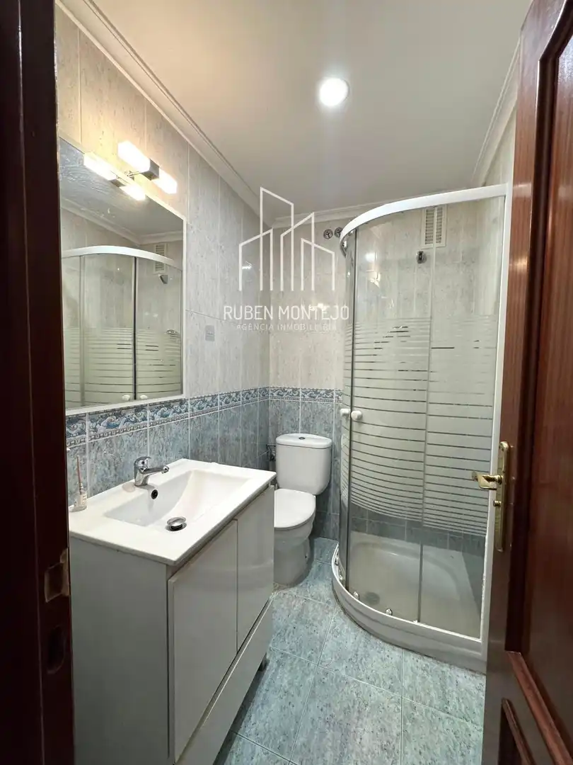 Badezimmer von Wohnung zur untervermieten in Salamanca mit Heizung, Terrasse und Möbliert