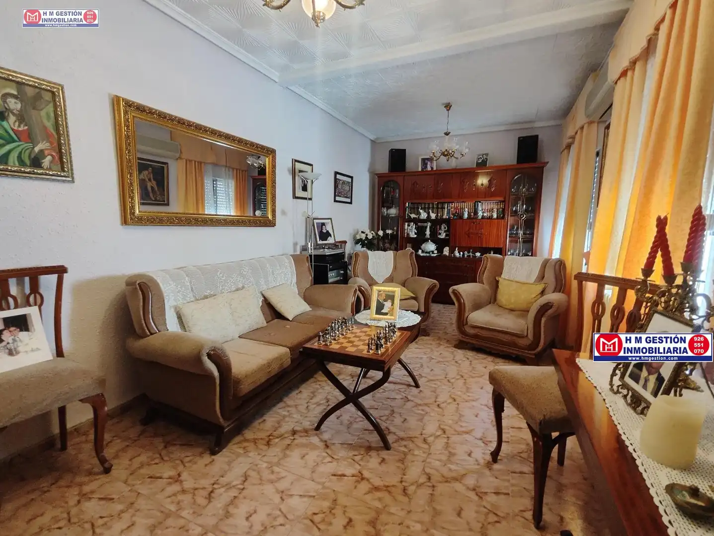 Sala de estar de Casa o chalet en venta en Alcázar de San Juan con Aire acondicionado, Calefacción y Piscina