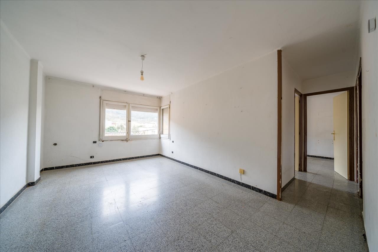 Sala d'estar de Pis en venda en Sant Joan Les Fonts amb Terrassa