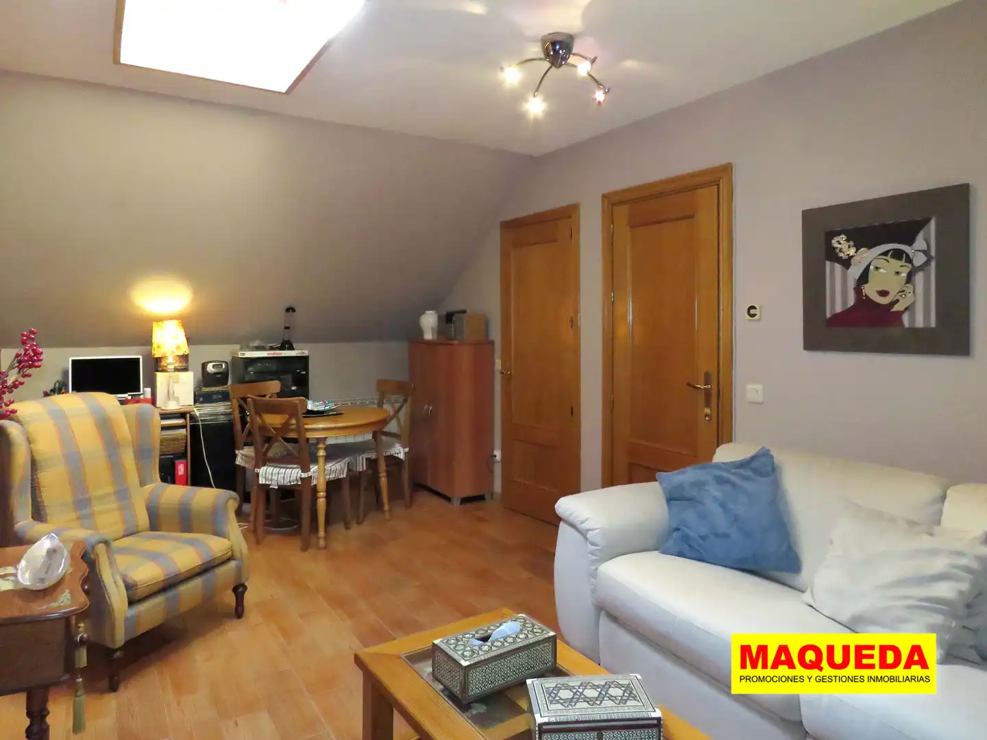 Sala d'estar de Casa adosada en venda en Alcorcón amb Aire condicionat, Calefacció i Jardí privat