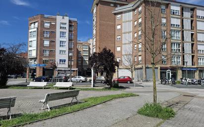 Vista exterior de Pis en venda en Donostia - San Sebastián  amb Calefacció i Traster