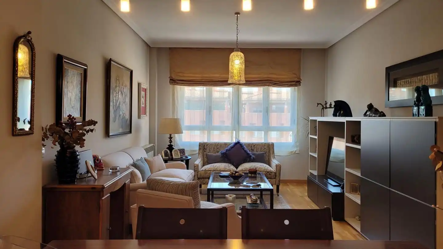 Sala de estar de Piso en venta en  Madrid Capital con Aire acondicionado, Calefacción y Parquet