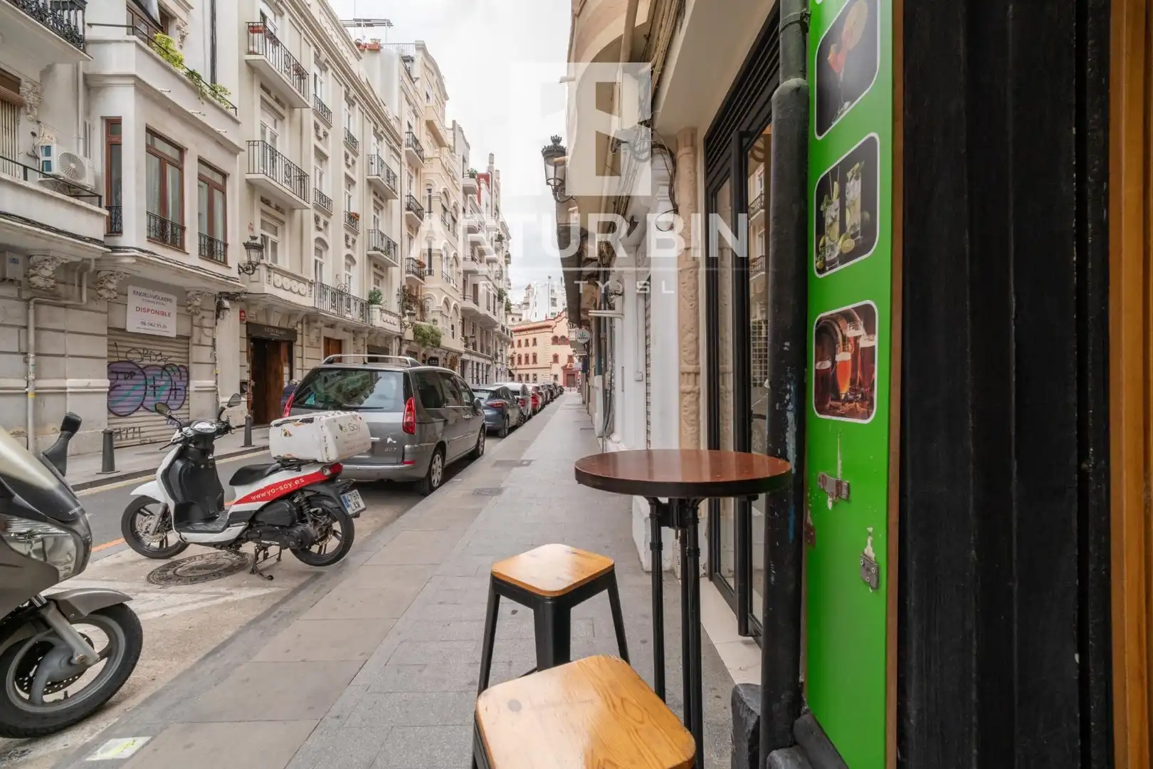 Vista exterior de Local de lloguer en Valencia amb Aire condicionat