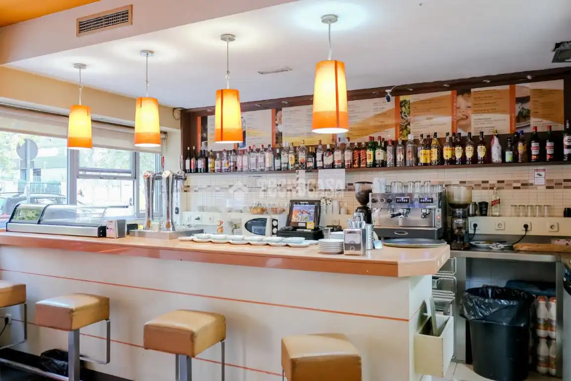 Commercial properties for sale in Madrid  with Air Conditioner and Terrace