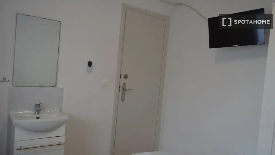 Habitación de Piso de alquiler en Valencia con Aire acondicionado, Calefacción y Amueblado