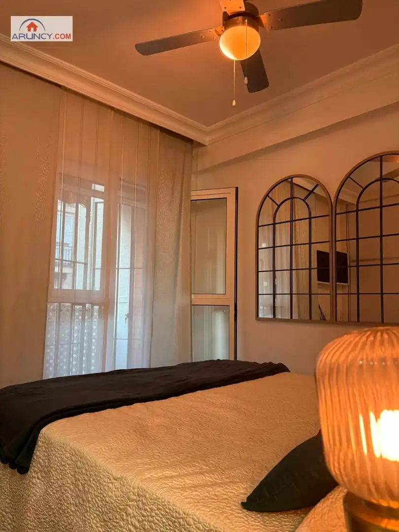 Bedroom of Flat for sale in Sevilla  with Air Conditioner and Furnished
