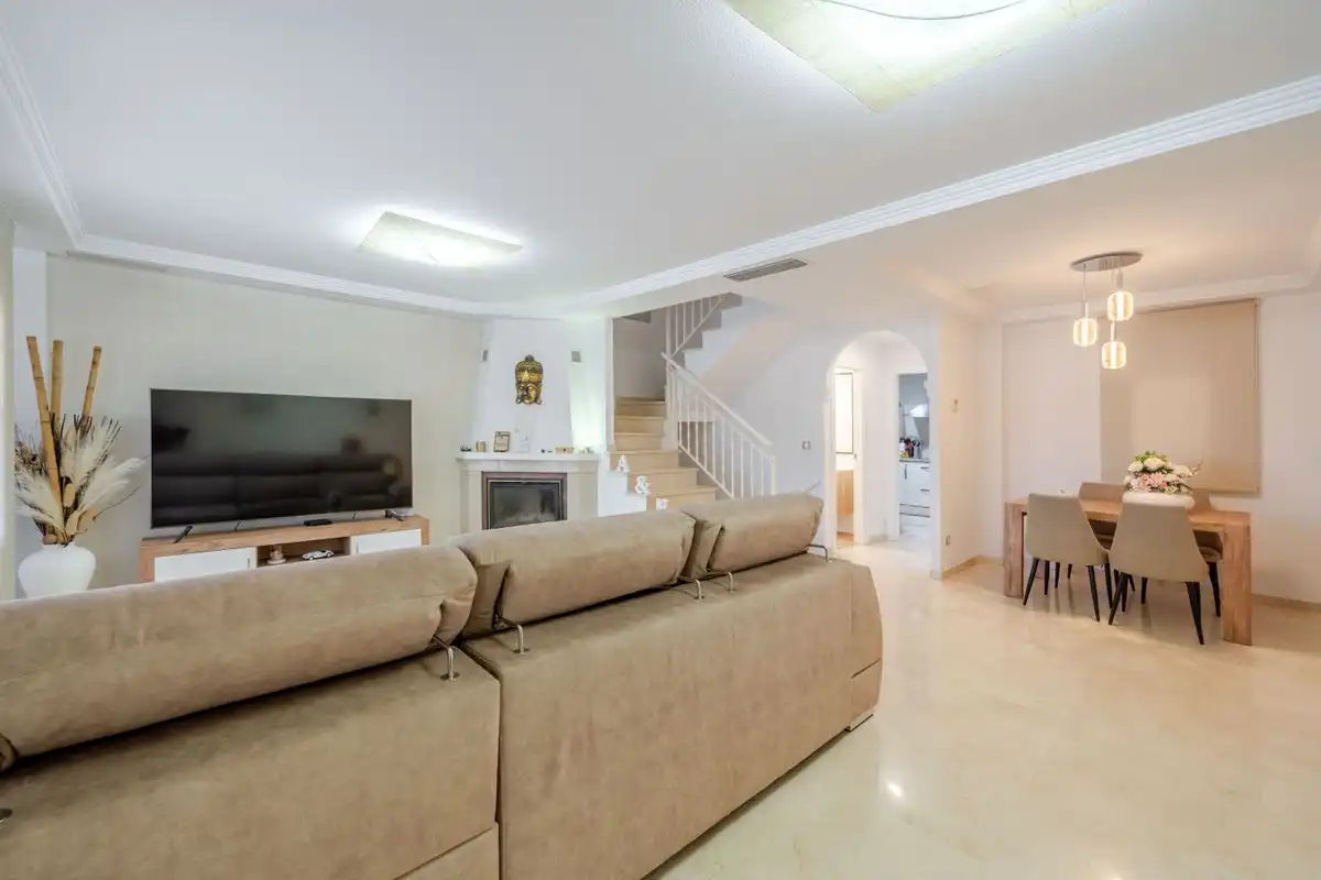 Sala de estar de Casa adosada en venta en Elche / Elx con Aire acondicionado, Calefacción y Piscina