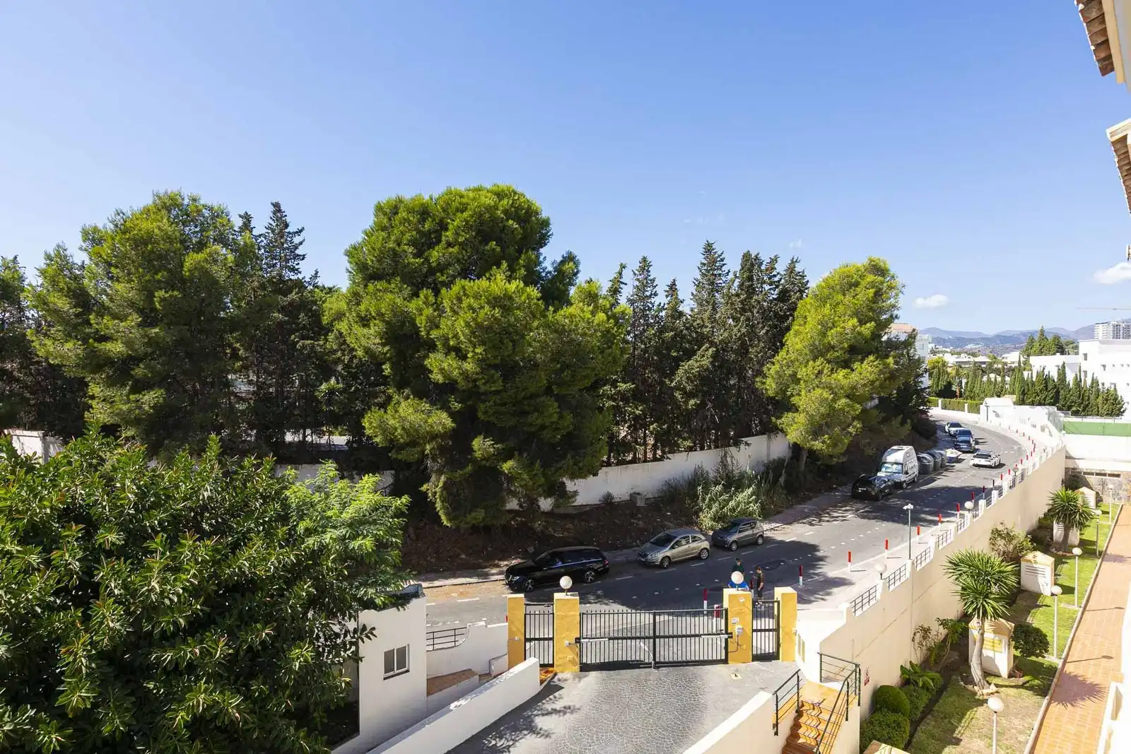 Außenansicht von Maisonette zum Verkauf in Marbella mit Klimaanlage, Terrasse und Möbliert