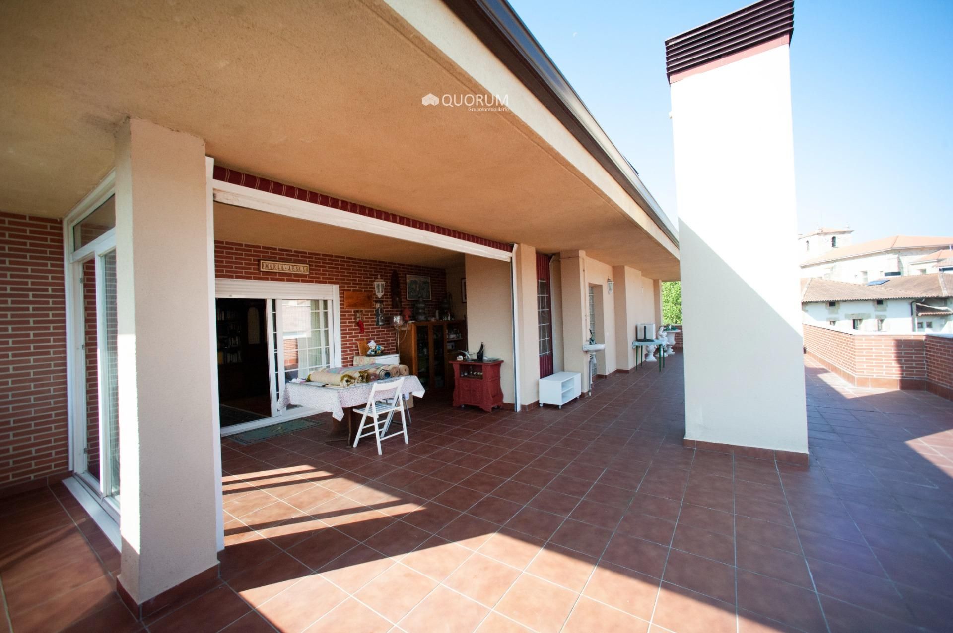 Terraza de Piso en venta en Loiu con Calefacción, Terraza y Trastero