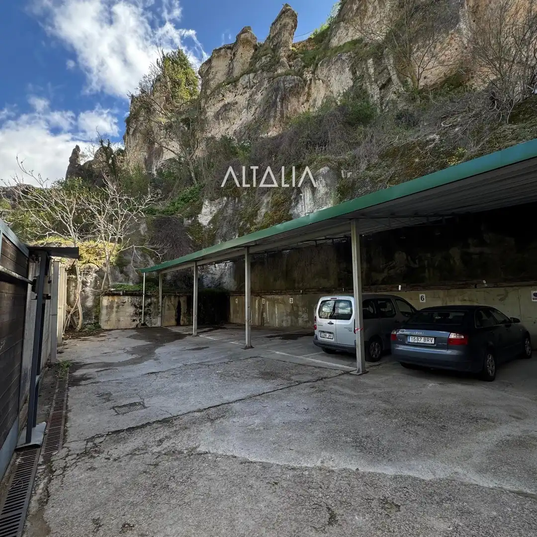 Parking of Buildings for sale in Cuenca