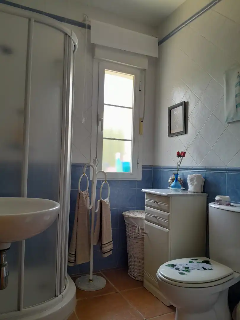 Baño de Casa o chalet en venta en Cobisa con Calefacción, Jardín privado y Amueblado