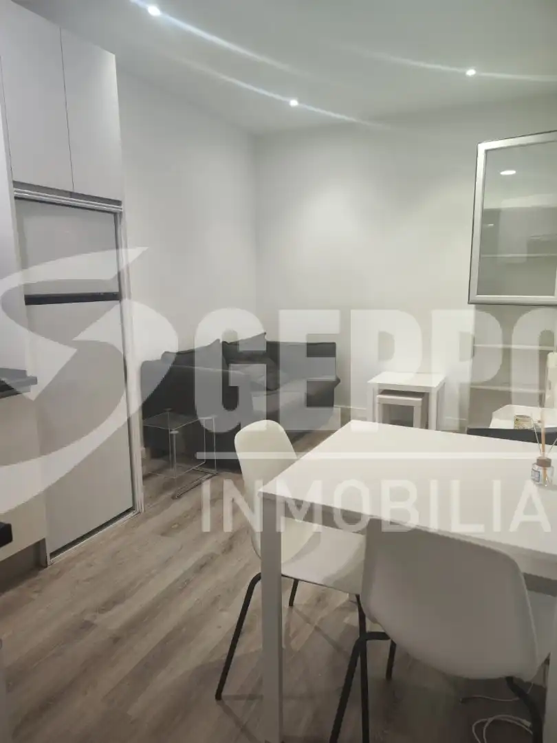 Flat for rent in Madrid  with Furnished
