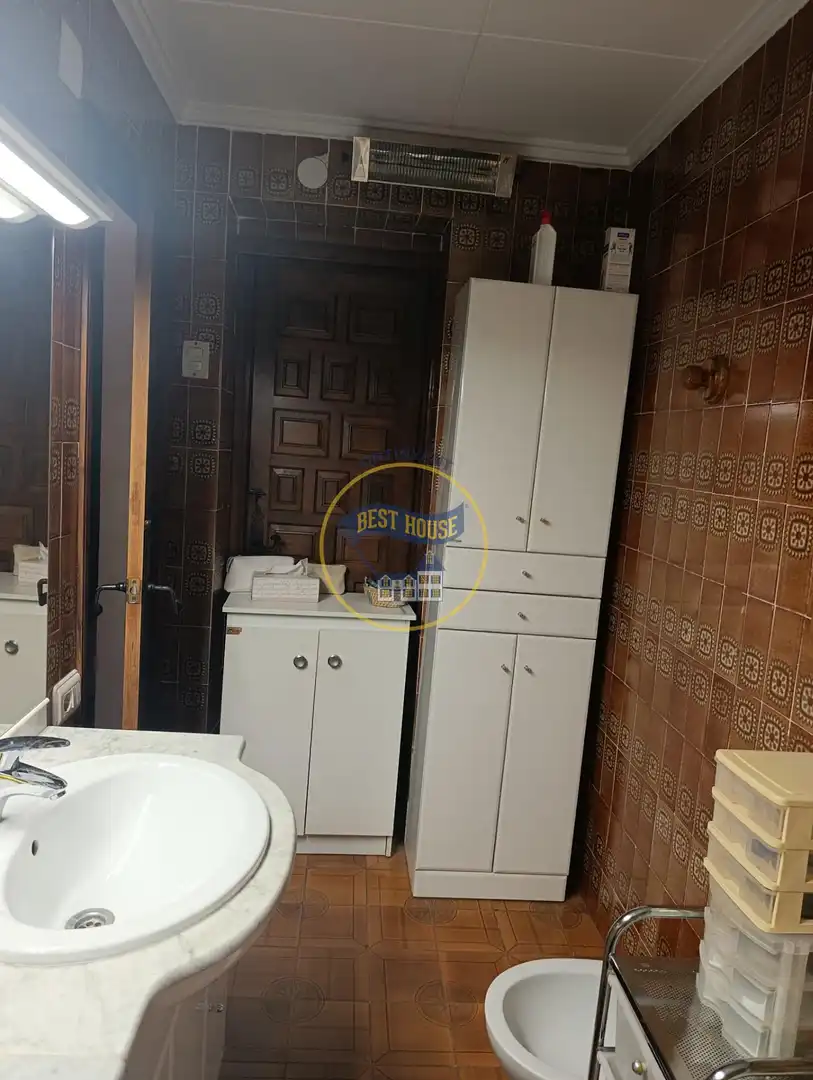 Bany de Casa o xalet en venda en Ontinyent amb Aire condicionat, Calefacció i Jardí privat