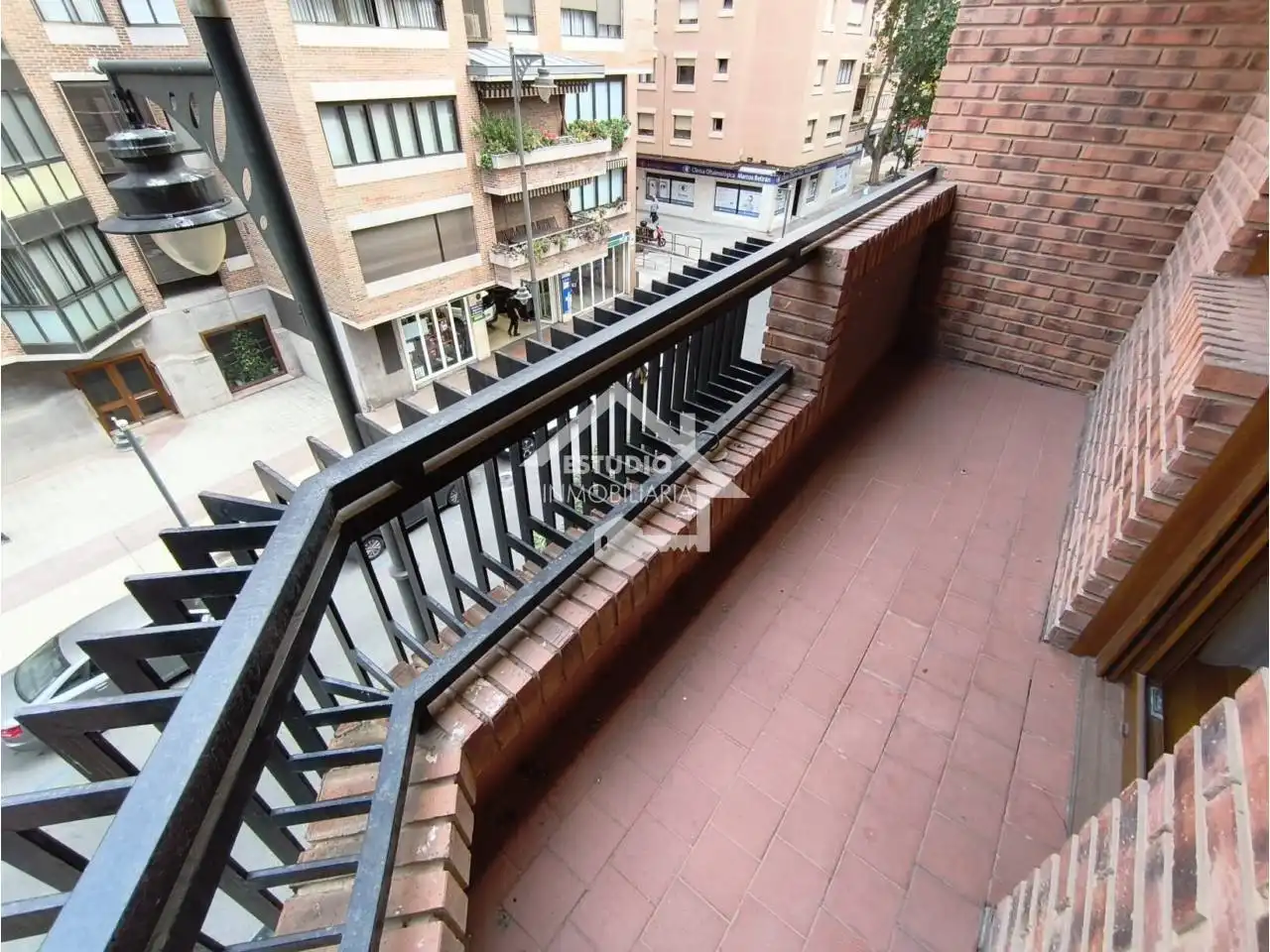 Piso con terraza en venta en Calle Belchite, imagen 2
