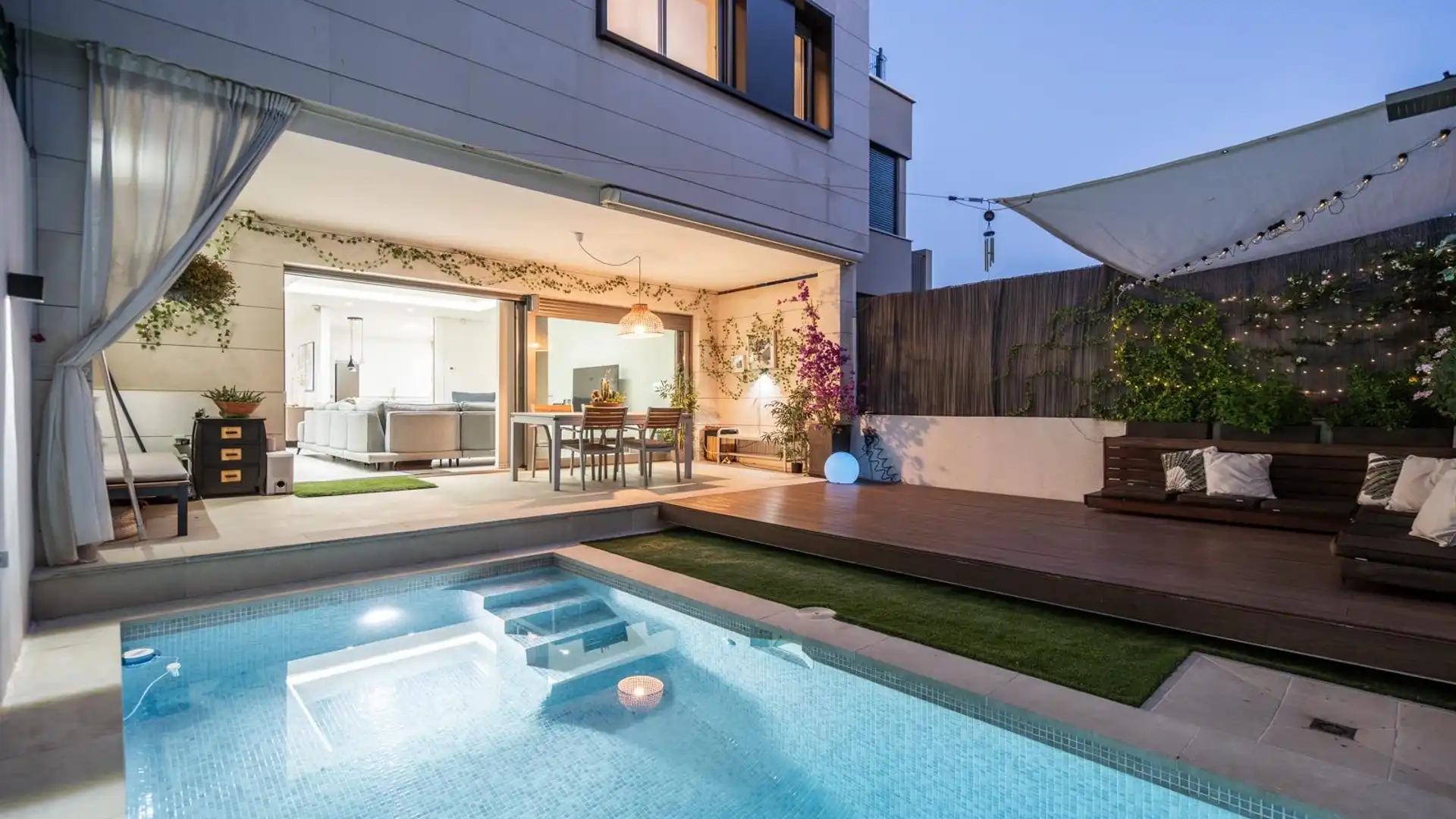 Terrace of Single-family semi-detached for sale in  Madrid Capital  with Air Conditioner, Terrace and Swimming Pool