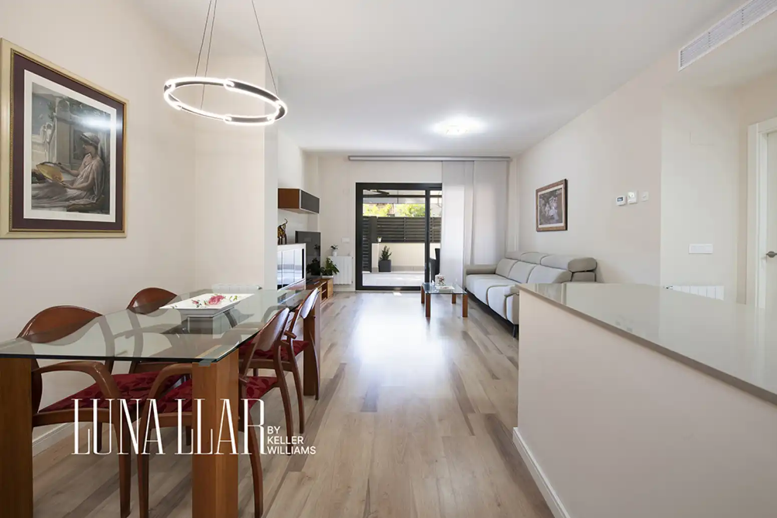 Wohnzimmer von Wohnung zum Verkauf in Gavà mit Klimaanlage, Privatgarten und Parkett