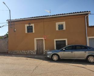 Exterior view of House or chalet for sale in Villar de Domingo García